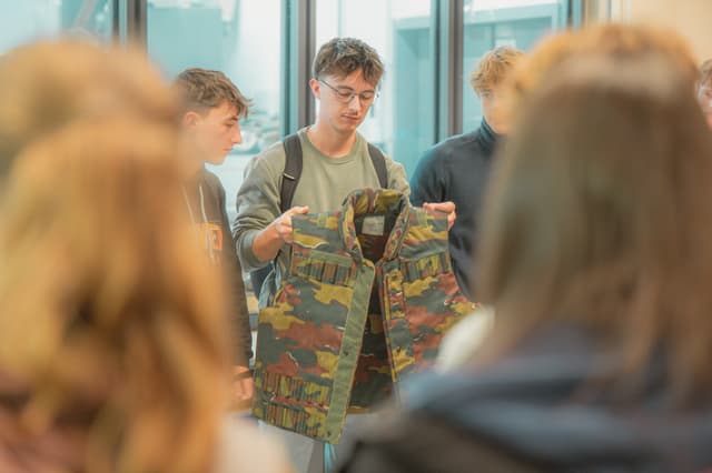 1761748785287-576784d5-cb01-436a-84c8-ef709dc9cb1b