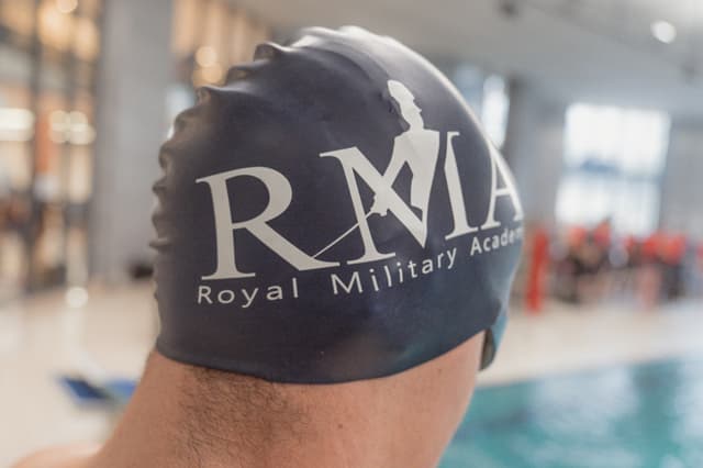 1764678324142-089c0187-5368-4d3c-92e5-67d409c4c8d4