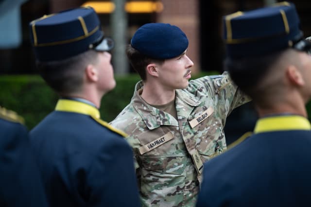 1764947658977-64b15eda-27a3-43a6-a22d-deb9f0c23e39