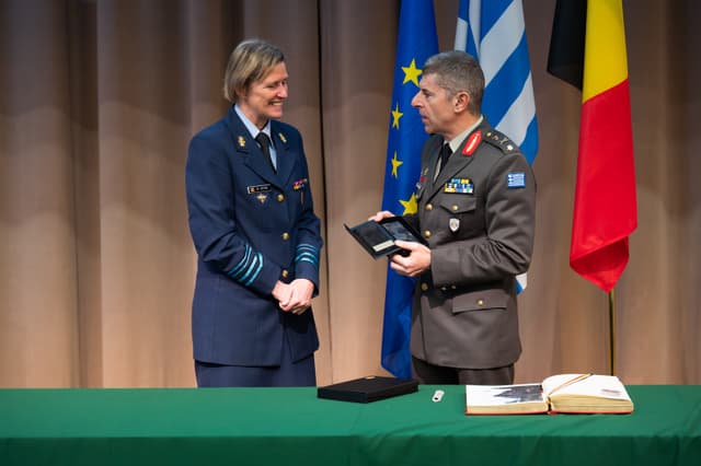 1764947661932-f59d32ae-efe6-40d5-9451-dc1f4eb1ec0b