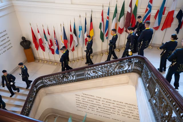 1764947663363-d017c301-c3e4-4d2d-b2b1-b454fd088645